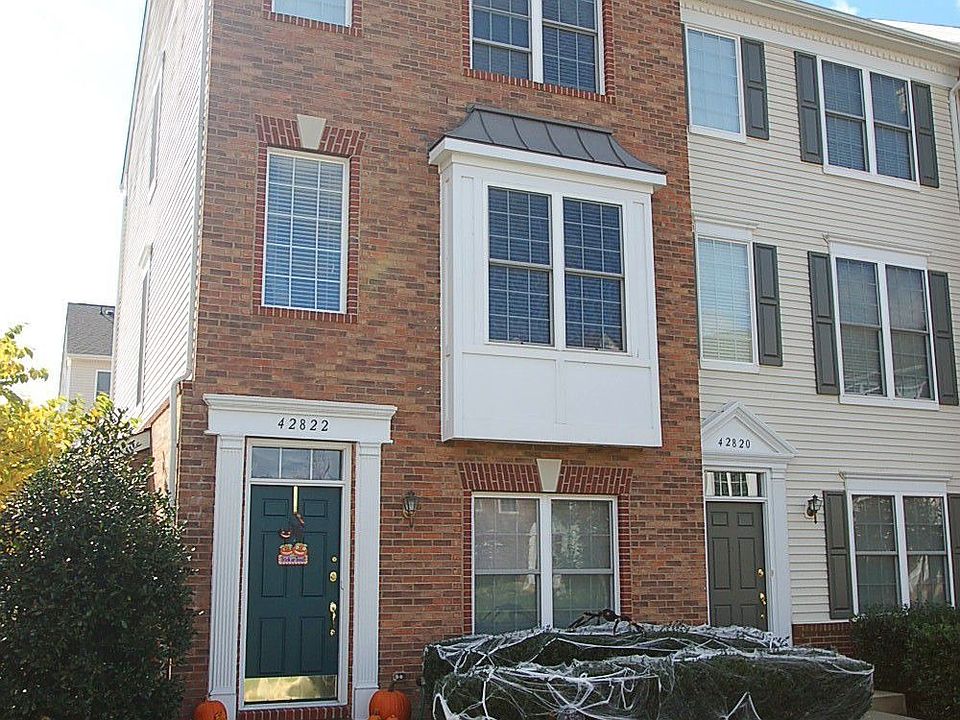 END UNIT, BRICK FRONT