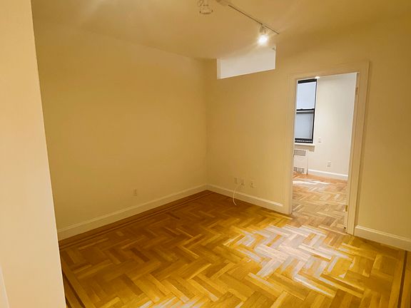 4th image of 56 W 65th St #3H