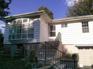 14 Barnett Rd E, Monroe, NY 10950