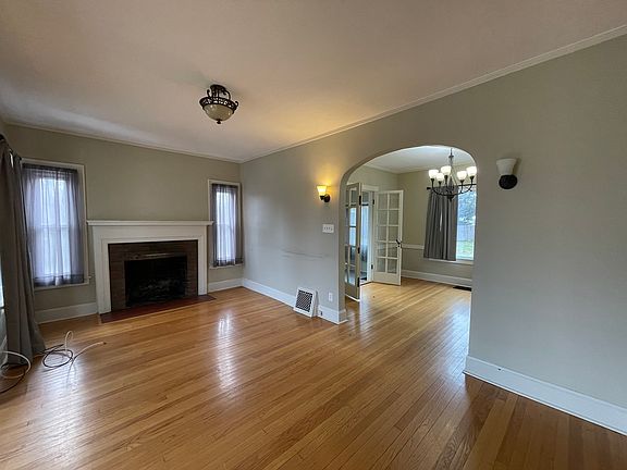 5th image of 3S550 Warren Ave