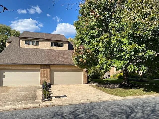 111 Falcon Ln — Photo 1