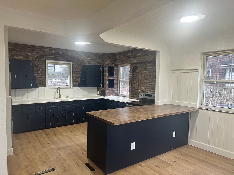 2nd image of 4401 Saint Lawrence Ave