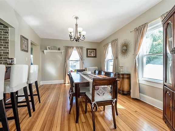 2nd image of 61 Huntington Ave #61