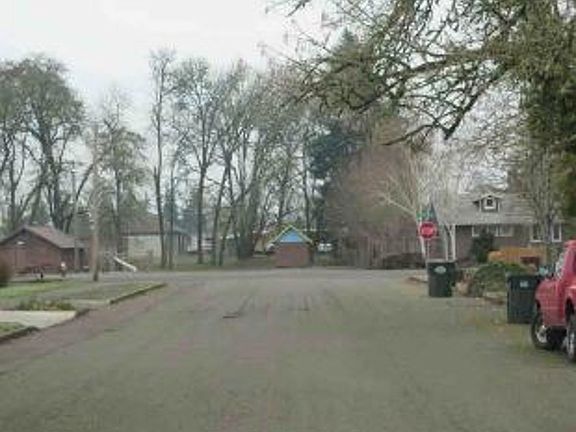 Exterior Neighborhood (street photo)