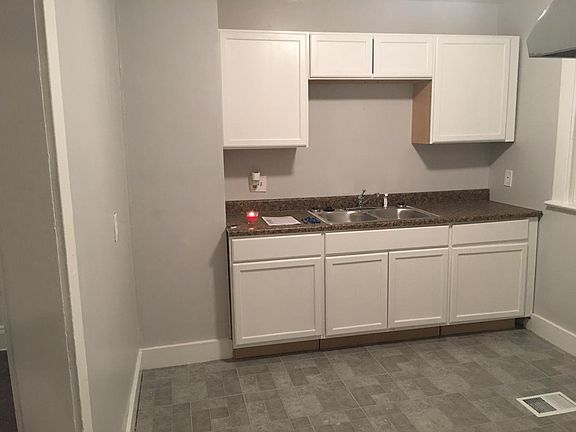 4th image of 1125 E 112th St