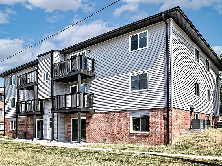 CB 12 — Photo 15