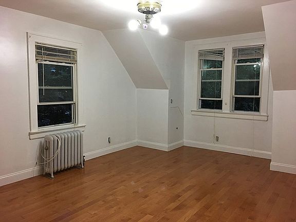 3rd image of 25915 Kensington Pl