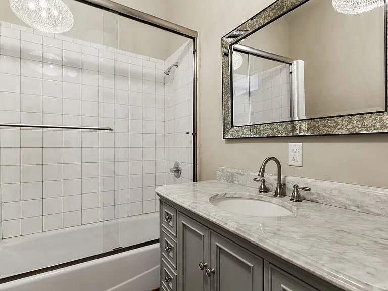 202 N Lbj Dr — Photo 37