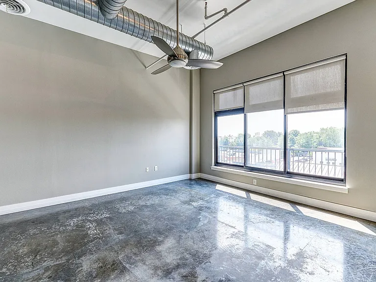 Zona Rosa Apartments — Photo 32