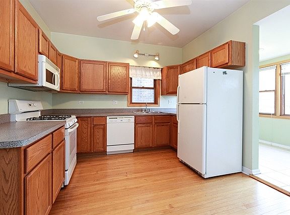 4th image of 2419 W Leland Ave