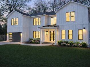 1696 Dunwoody Pl, Atlanta, GA 30324