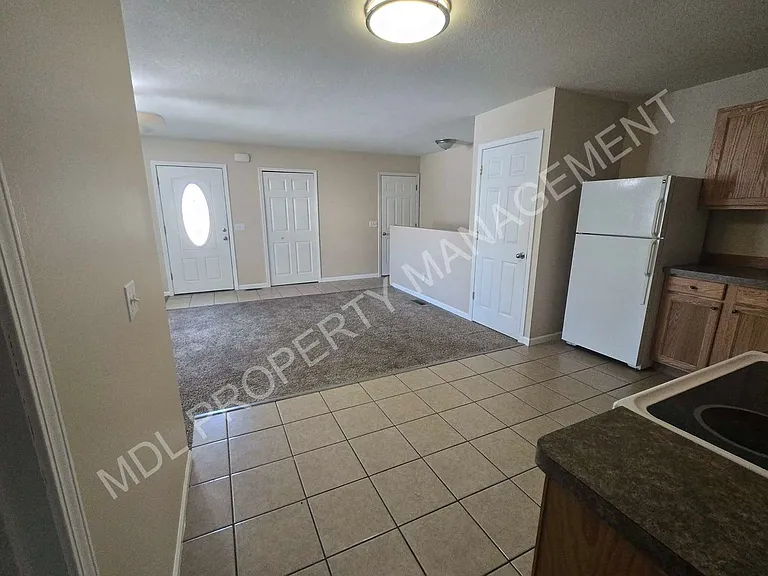 704 E Union St — Photo 5