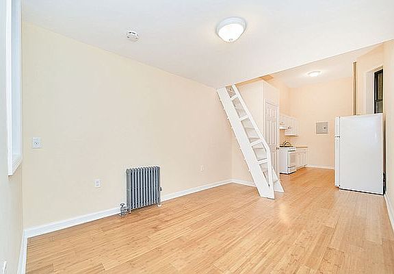 3rd image of 691 10th Ave #2