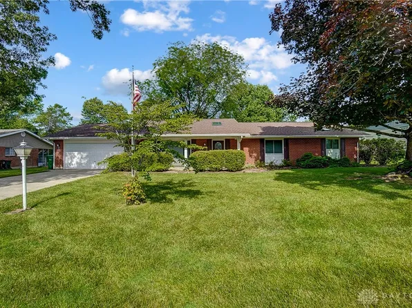 2389 Apricot Dr, Dayton, OH 45431