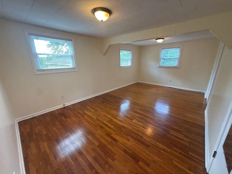 945 Depot St NE — Photo 13