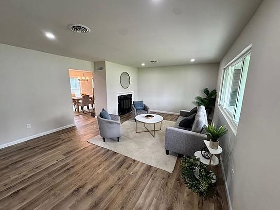 3rd image of 1132 Toschlog Rd
