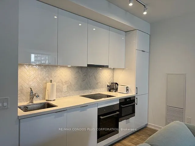 158 Front St E #403 — Photo 11