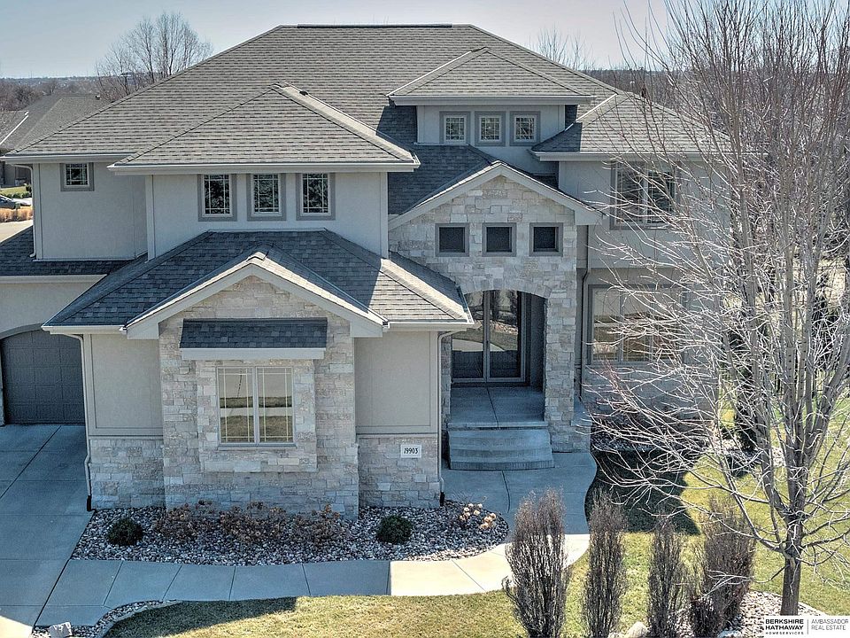1st image of 19903 Logan Cir