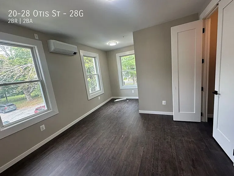20-28 Otis St #28G — Photo 11