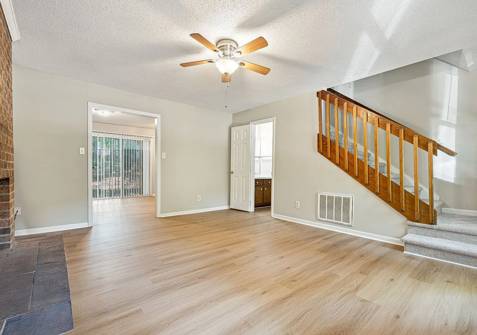 2 bed, 1.5 bath Duplex in American Village Minutes to Duke University! — Photo 3