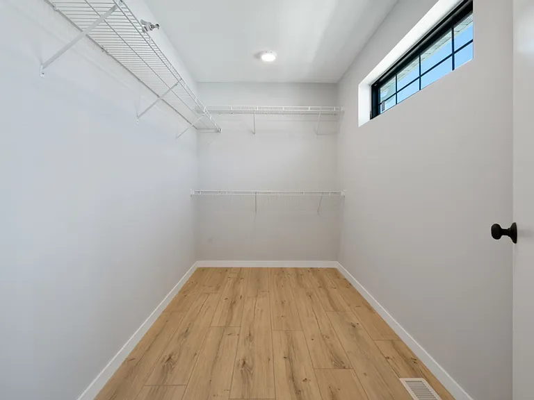 140 S 15th St — Photo 19