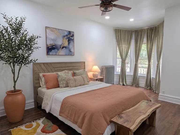 1036 W Walnut St #3F — Photo 4