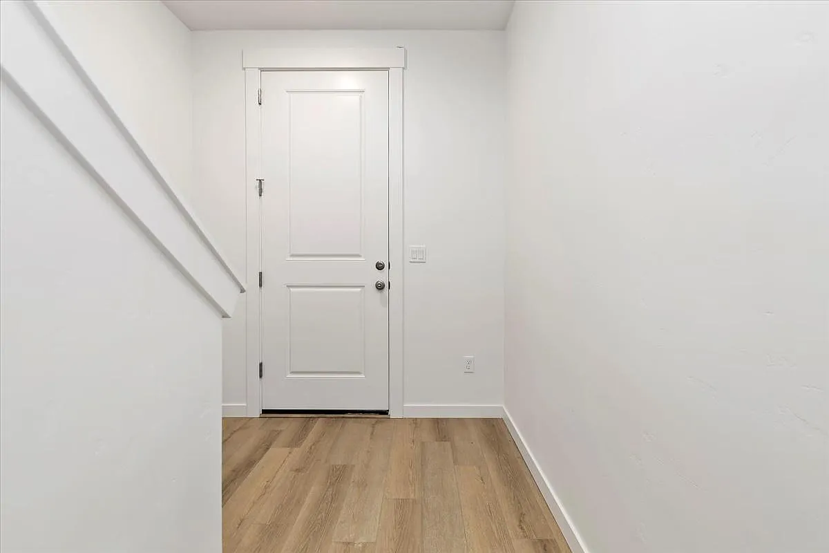 4 bed, 3.5 bath, 1785 sqft, $2,300 — Photo 3