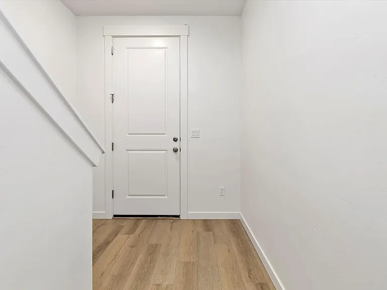 1630 N Mumbarto Ln — Photo 3
