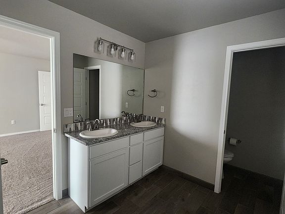 5th image of 852 Valencia