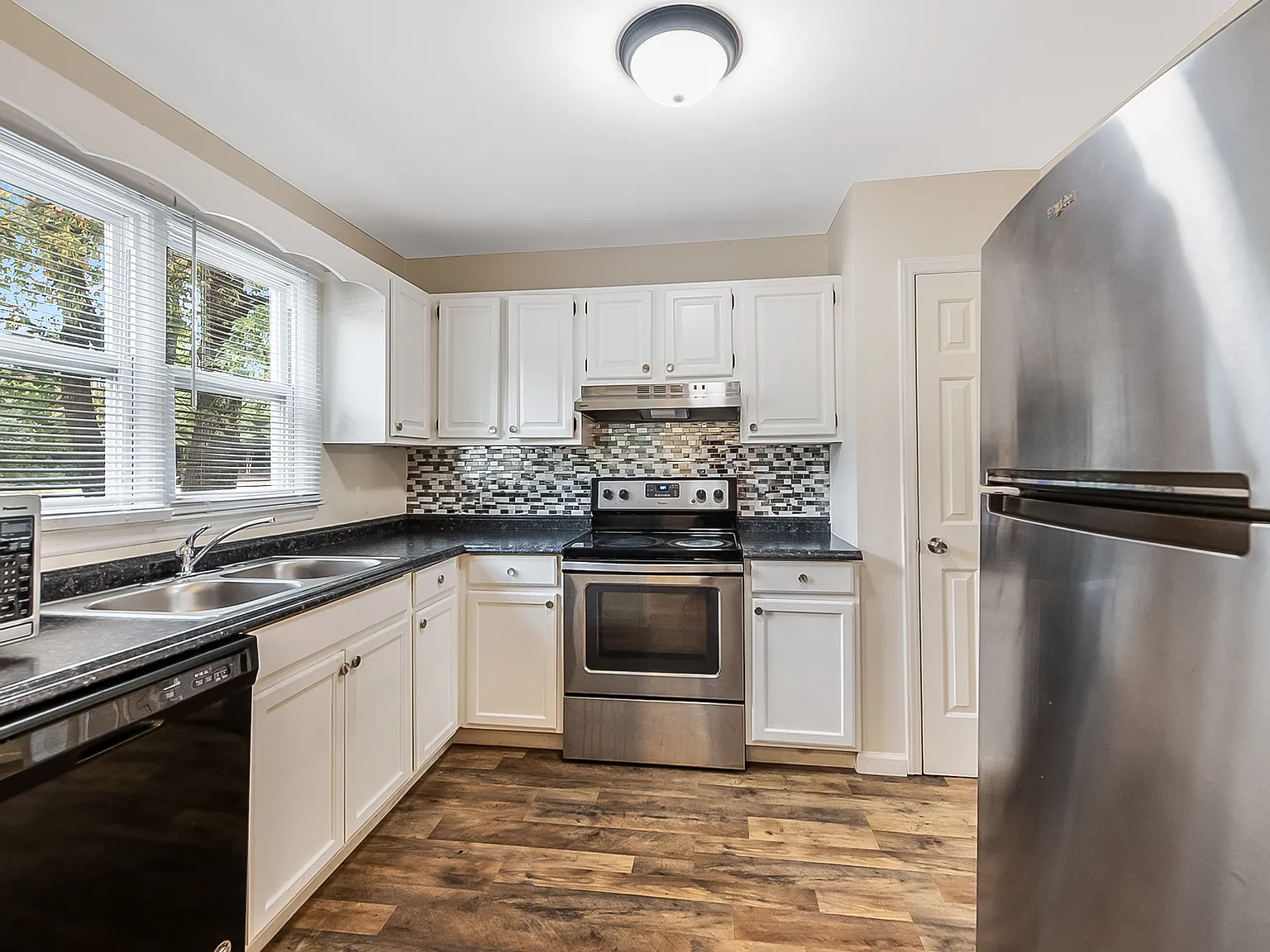 8125 Perry Creek Rd — Photo 1