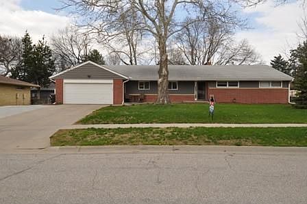 1st image of 1510 E Manor Dr