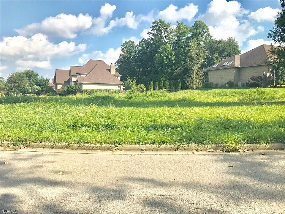 2nd image of 1354 Meadowood Cir