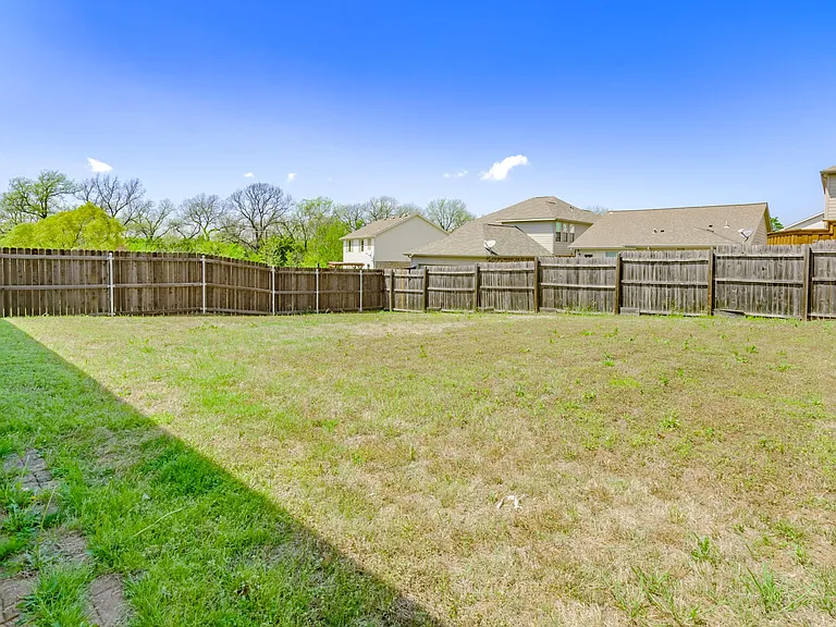8915 Wild Rose Ln — Photo 31