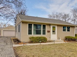 2402 Fremont St, Rolling Meadows, IL 60008