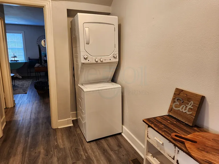 300 S Valentine St #4 — Photo 20