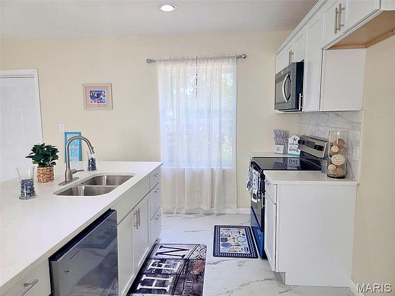 3rd image of 4327 Nelson Dr