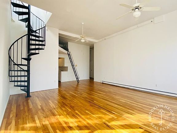 5th image of 373 Pacific St