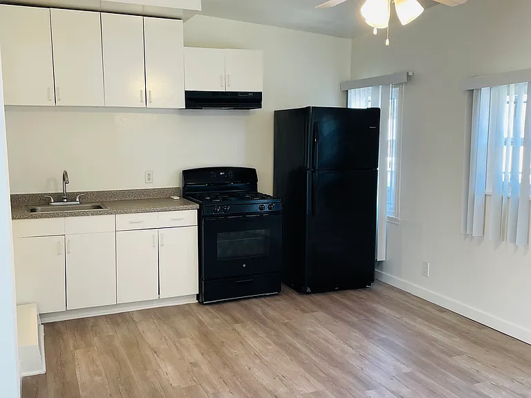 10809 Lindbrook Dr #10 — Photo 5