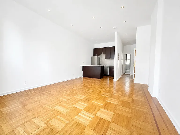 159 Eastern Pkwy #1B — Photo 1