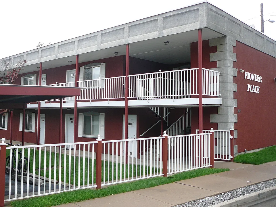 164 Pioneer Ave #212