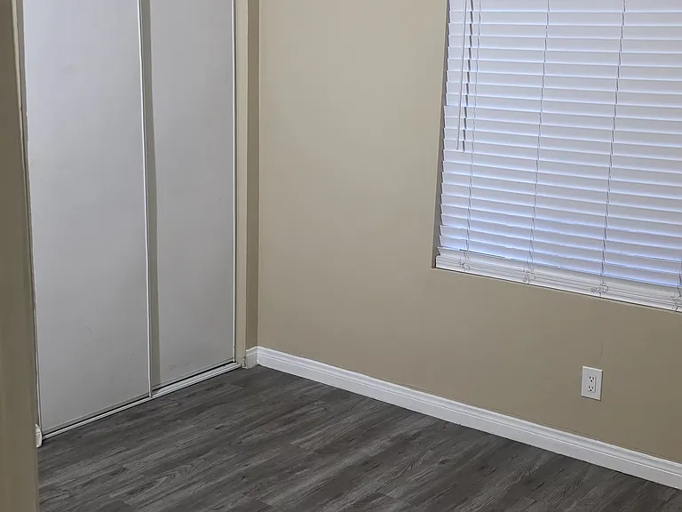1420 Putnam Ave #8 — Photo 6