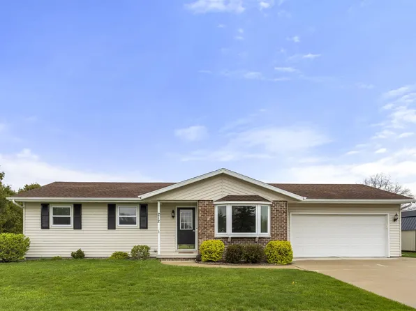 212 W National Ave, Brillion, WI 54110