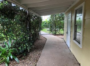 208 1/2 Avenue A, El Campo, TX 77437