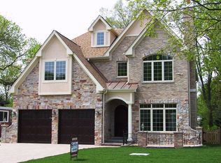 952 S Mitchell Ave, Elmhurst, IL