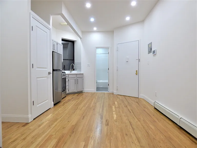 304 E 91st St #2B — Photo 4