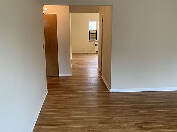 3rd image of 5305 N Rockwell St #3