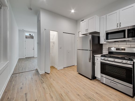 5th image of 2029 N Damen Ave APT 3F
