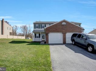 53 Red Stone Cir, Reinholds, PA