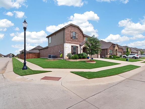 2nd image of 3020 Cobalt Dr