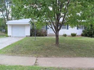 3120 SW 30th Ter, Topeka, KS 66614